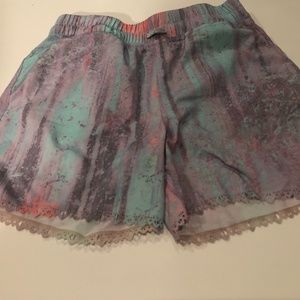 Iviva by lululemon girls lined shorts size 12